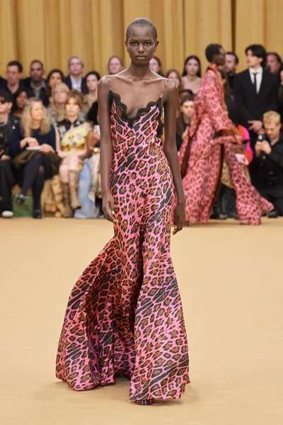 Look 15